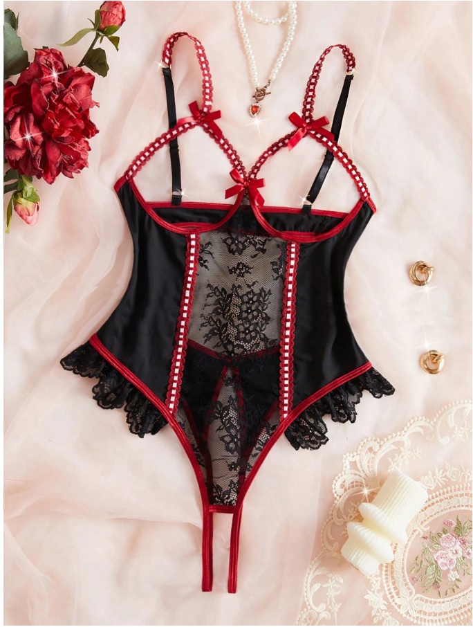 BODY DE ENCAJE FLORAL CON TIRANTES AJUSTABLES Y LAZO